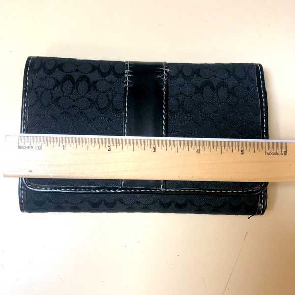 Black wallet with plenty of storage space - Picture 6 of 9